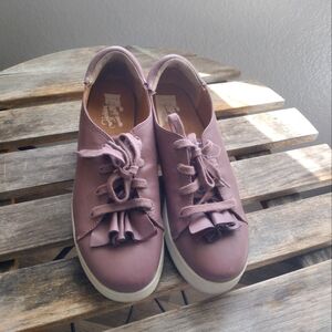 Women or girls pink shoes. Size 9M